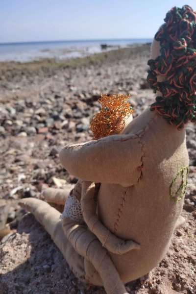 אמא ובת בסדנת בובה לילדה פנימית